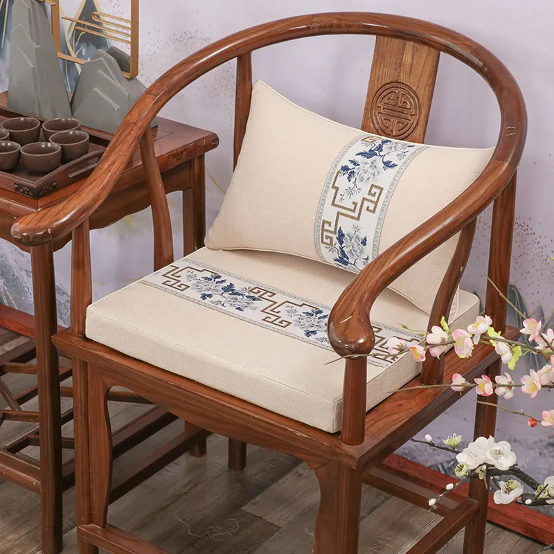 Customizable seat cushion with classical elegance 2