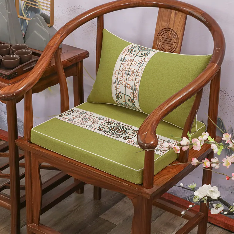 Customizable seat cushion with classical elegance 15