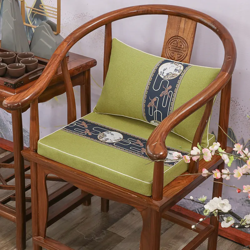 Customizable seat cushion with classical elegance 16