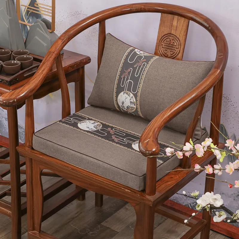 Customizable seat cushion with classical elegance 19