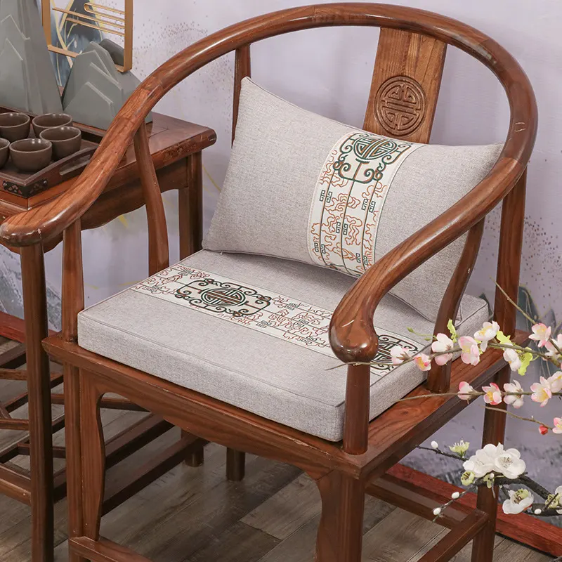 Customizable seat cushion with classical elegance 26