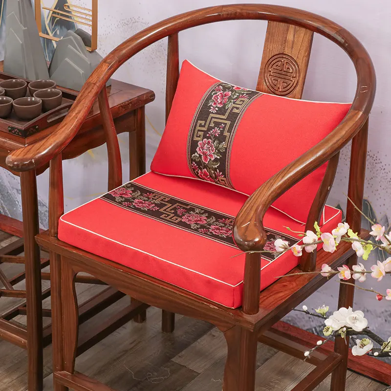 Customizable seat cushion with classical elegance 4
