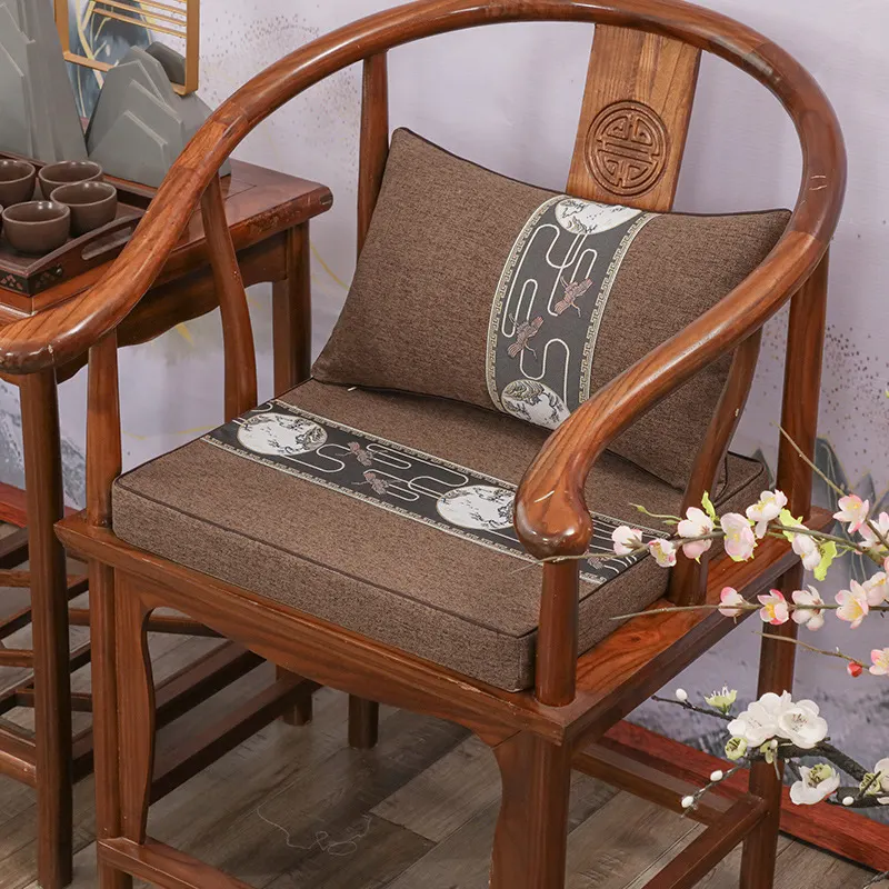 Customizable seat cushion with classical elegance 9