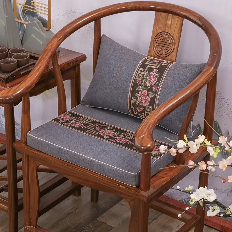 Customizable seat cushion with classical elegance 10